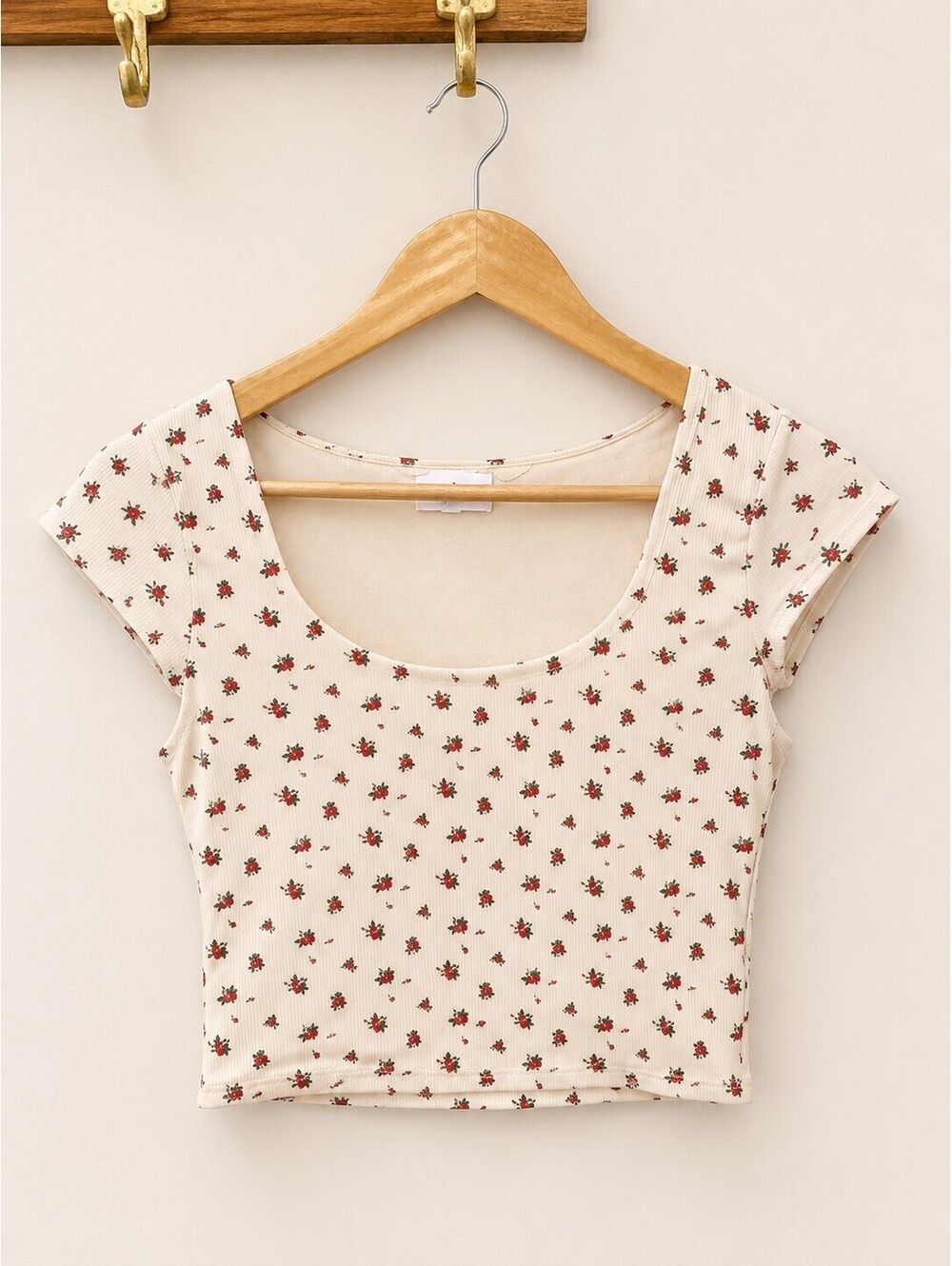 Live In The Moment Girl's Floral Print Scoop Neck Crop Top, Medium